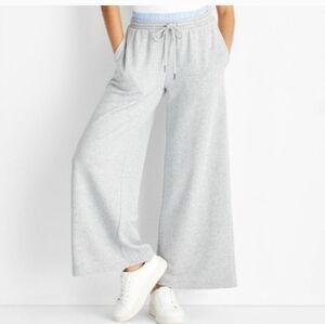 Future Collective Women's Mid-Rise Fleece Boxer Sweatpants, Gray